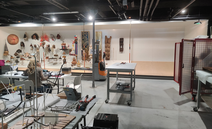 Montage de la Galerie Émile Guimet