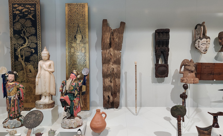 Montage de la Galerie Émile Guimet