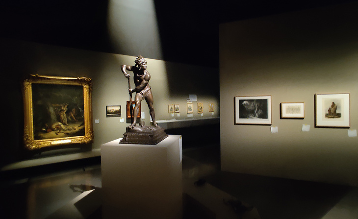 Montage de l'exposition Sur la piste des Sioux