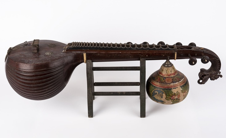 Instrument de musique, Vīnā Sarasvati