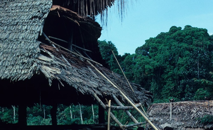 Maison du village d’Angoram