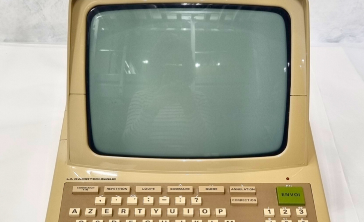 Minitel 9 NFZ 300