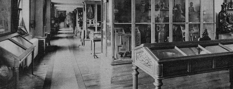 Vue de la Grande Salle du Musée colonial de Lyon au 28, Boulevard des Belges : carte postale (sans date).