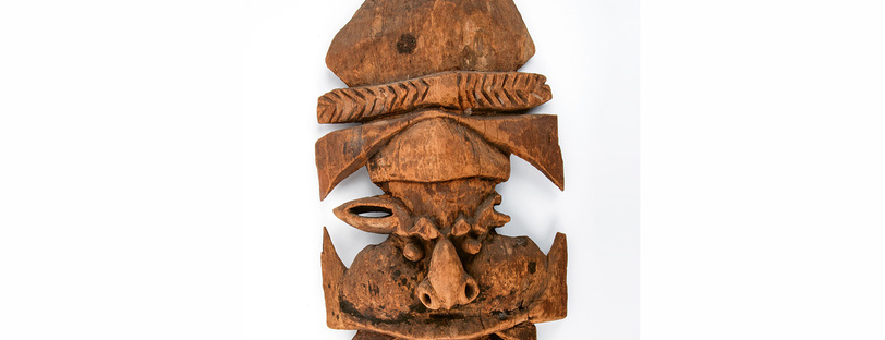 Section d’une planche d’étage sculptée, dite « planche à rêves »