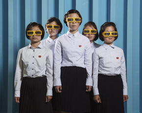 Des étudiantes dans le premier cinéma 3D. Pyongyang