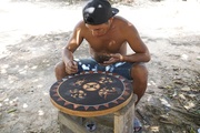 Fabrication du ciel de case, village de Jolokoman, Mukaia Aparai